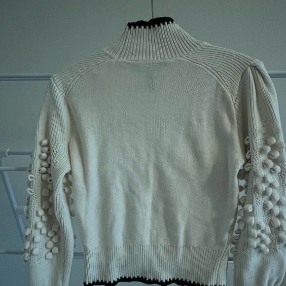 BCBG Maxzariga Fun cozy cropped sweater Cream with black trim - Picture 2 of 13